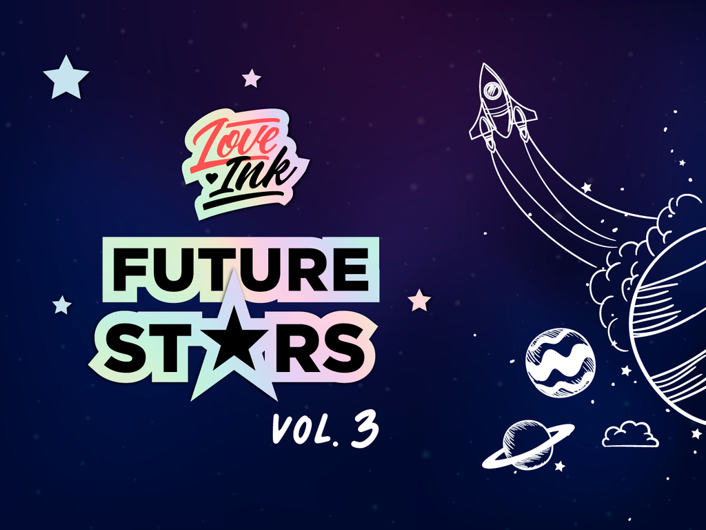 Logo Loveink i holograficzne logo konkursu Future Stars na granatowym tle z białym rysunkiem startującej rakiety, gwiazd i planet