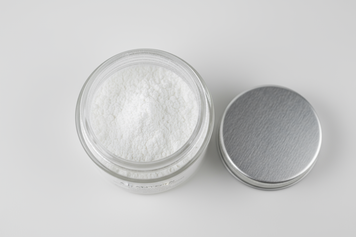 alantoina rzut z góry sama zawartość słoiczka